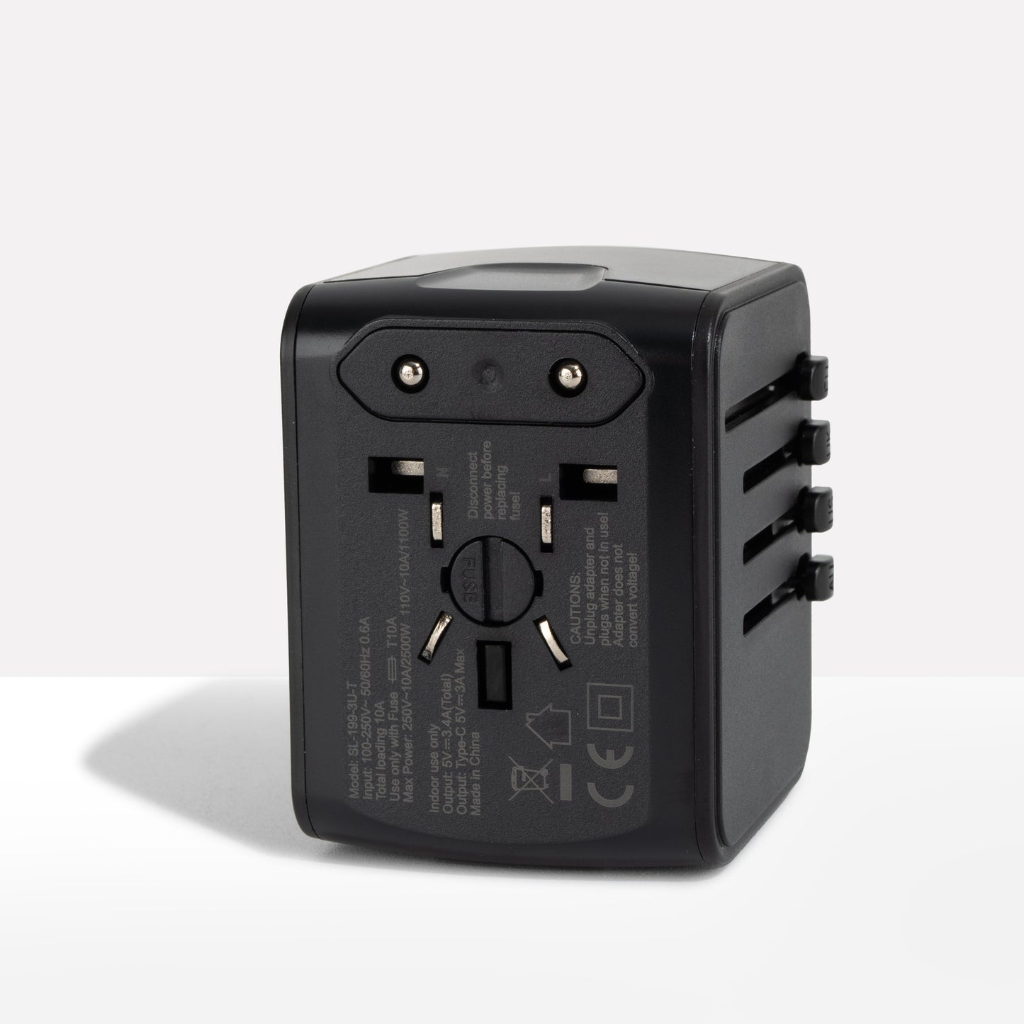 PlugMate™ |  En kompakt adapter til at oplade alle enheder, overalt!